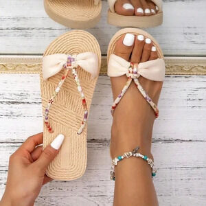 Beige Casual Ladies Flip Flops, Suitable For Outdoor, Students, Beach Vacations